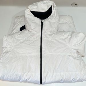 Lululemon Slush Hour Parka White Jacket Very Warm and stylish brand new size 2